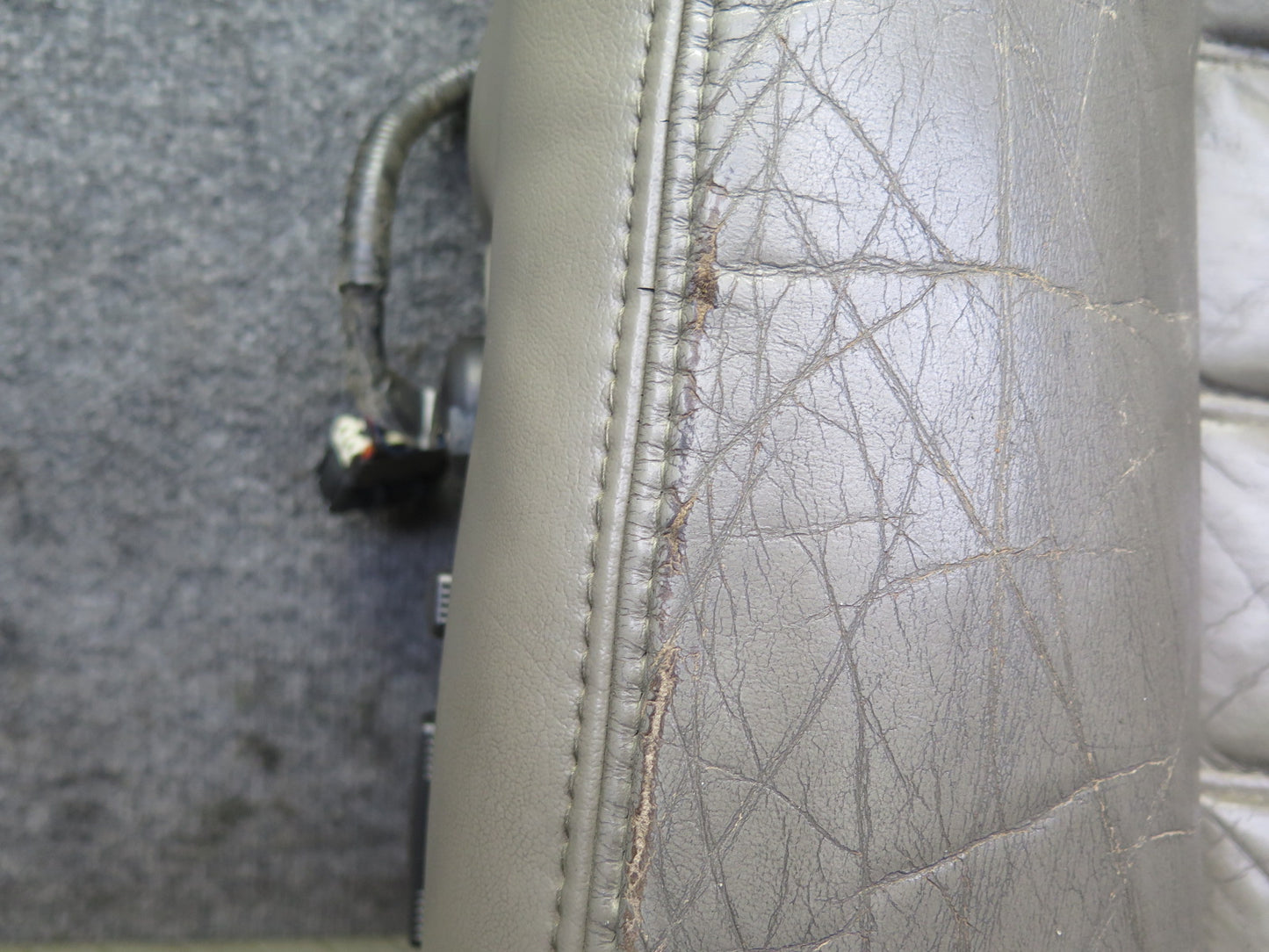 2003-2007 Hummer H2 Front Right Pass Side Seat Lower Cushion Leather W/ Switch