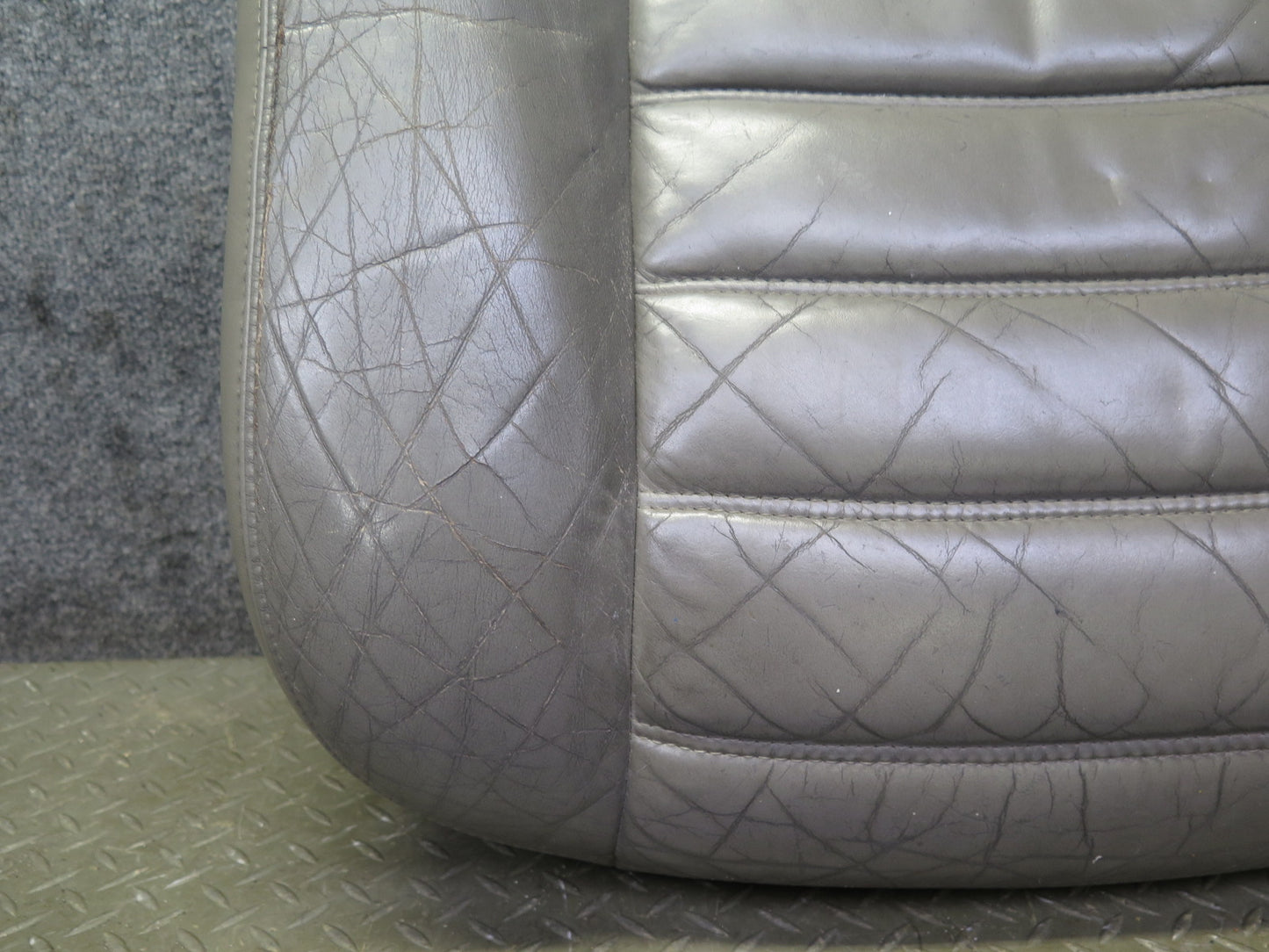 2003-2007 Hummer H2 Front Right Pass Side Seat Lower Cushion Leather W/ Switch