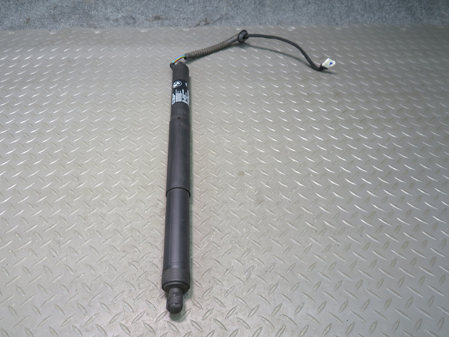 2014-2018 BMW F15 X5 Rear Left & Right Trunk Lid Lift Shock Support Set of 2