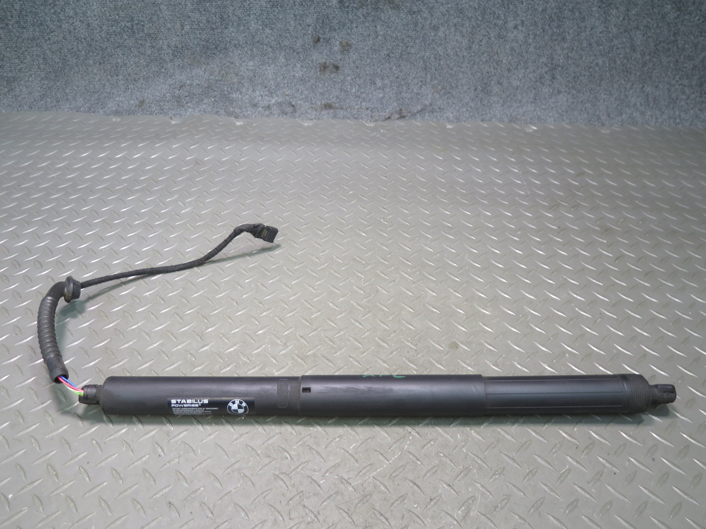 2014-2018 BMW F15 X5 Rear Left & Right Trunk Lid Lift Shock Support Set of 2
