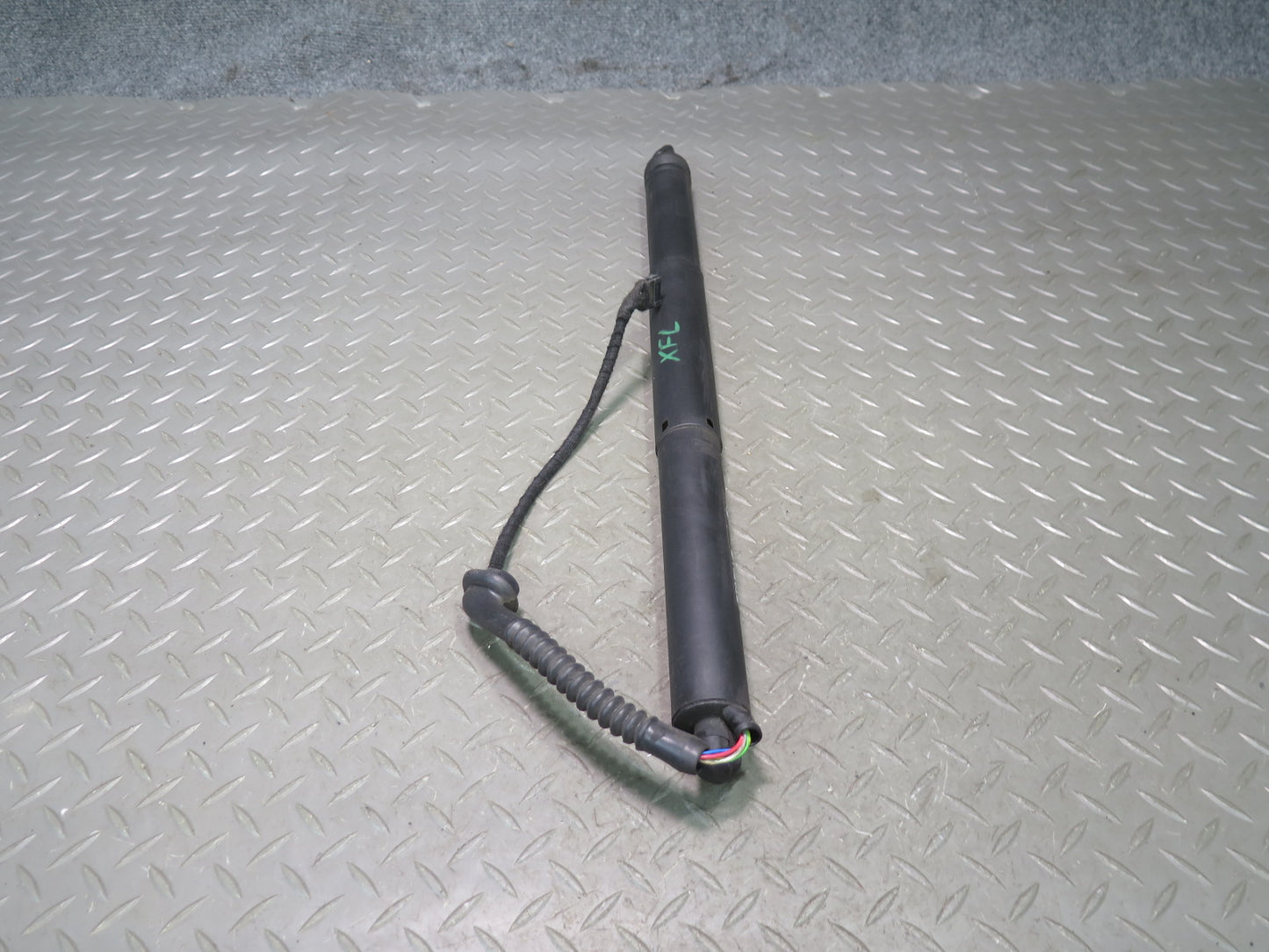 2014-2018 BMW F15 X5 Rear Left & Right Trunk Lid Lift Shock Support Set of 2