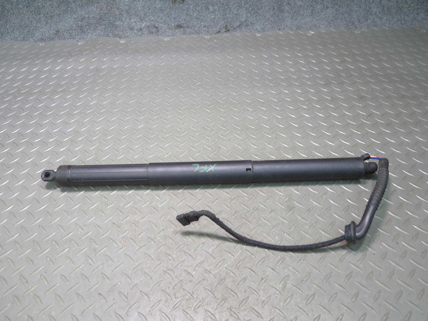 2014-2018 BMW F15 X5 Rear Left & Right Trunk Lid Lift Shock Support Set of 2