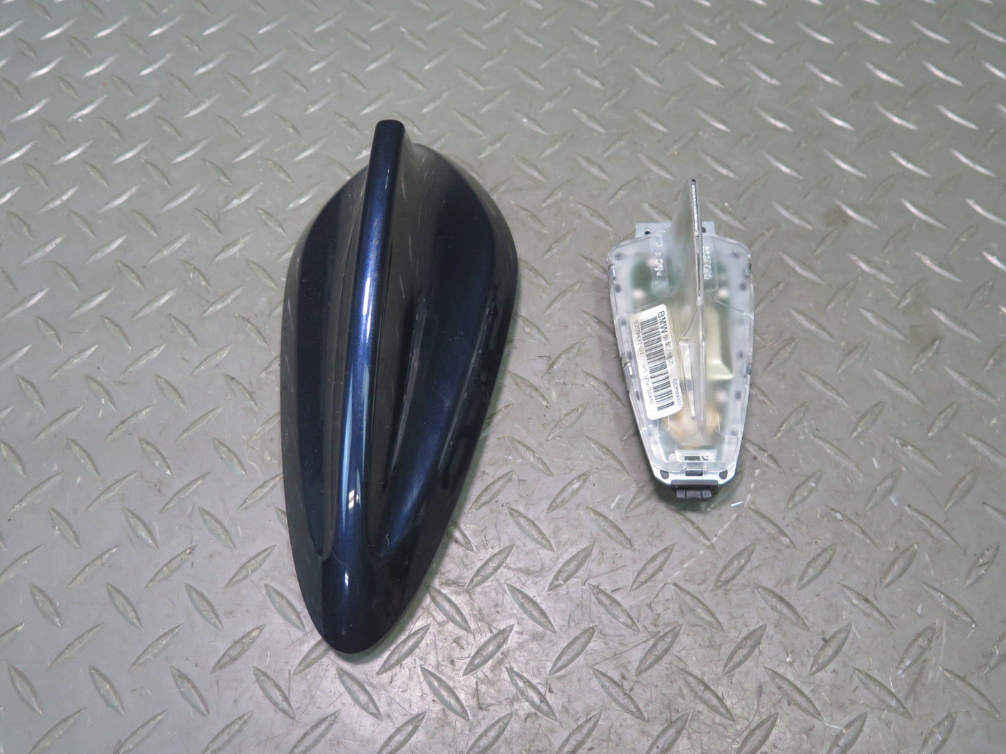 2014-2018 BMW F15 X5 Rear Roof Radio Shark FIN Antenna w Cover