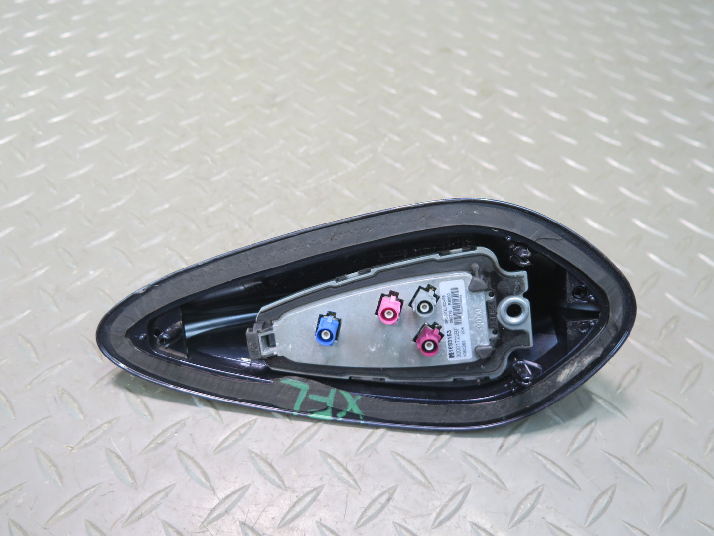 2014-2018 BMW F15 X5 Rear Roof Radio Shark FIN Antenna w Cover