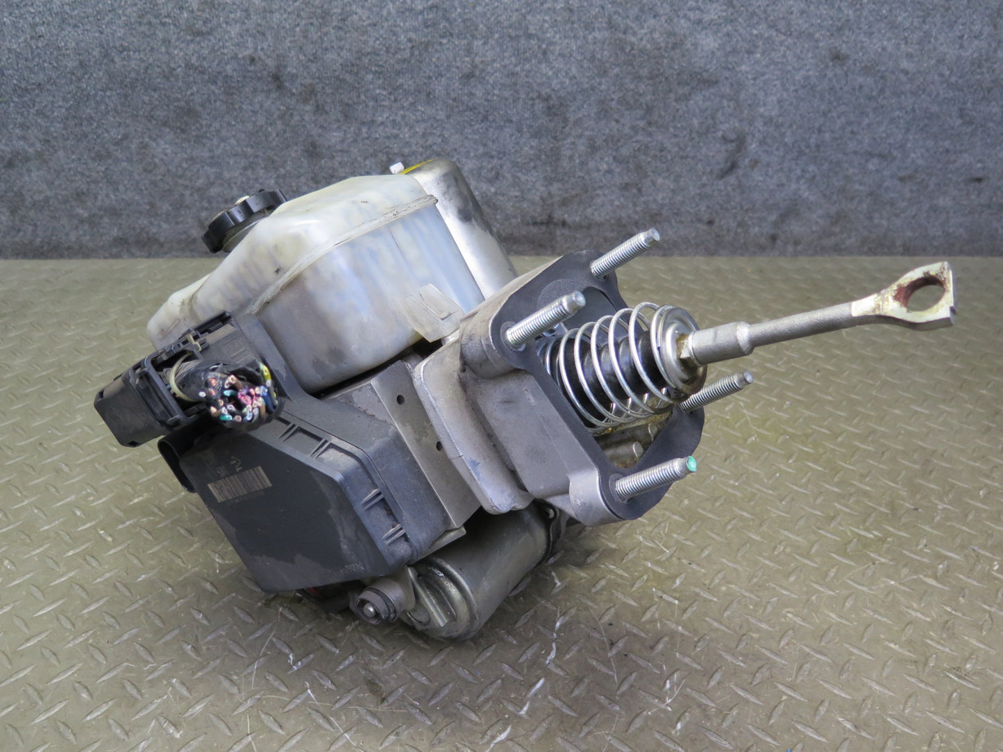 2008-2009 Hummer H2 ABS Anti Lock Brake Master Cylinder Pump Module