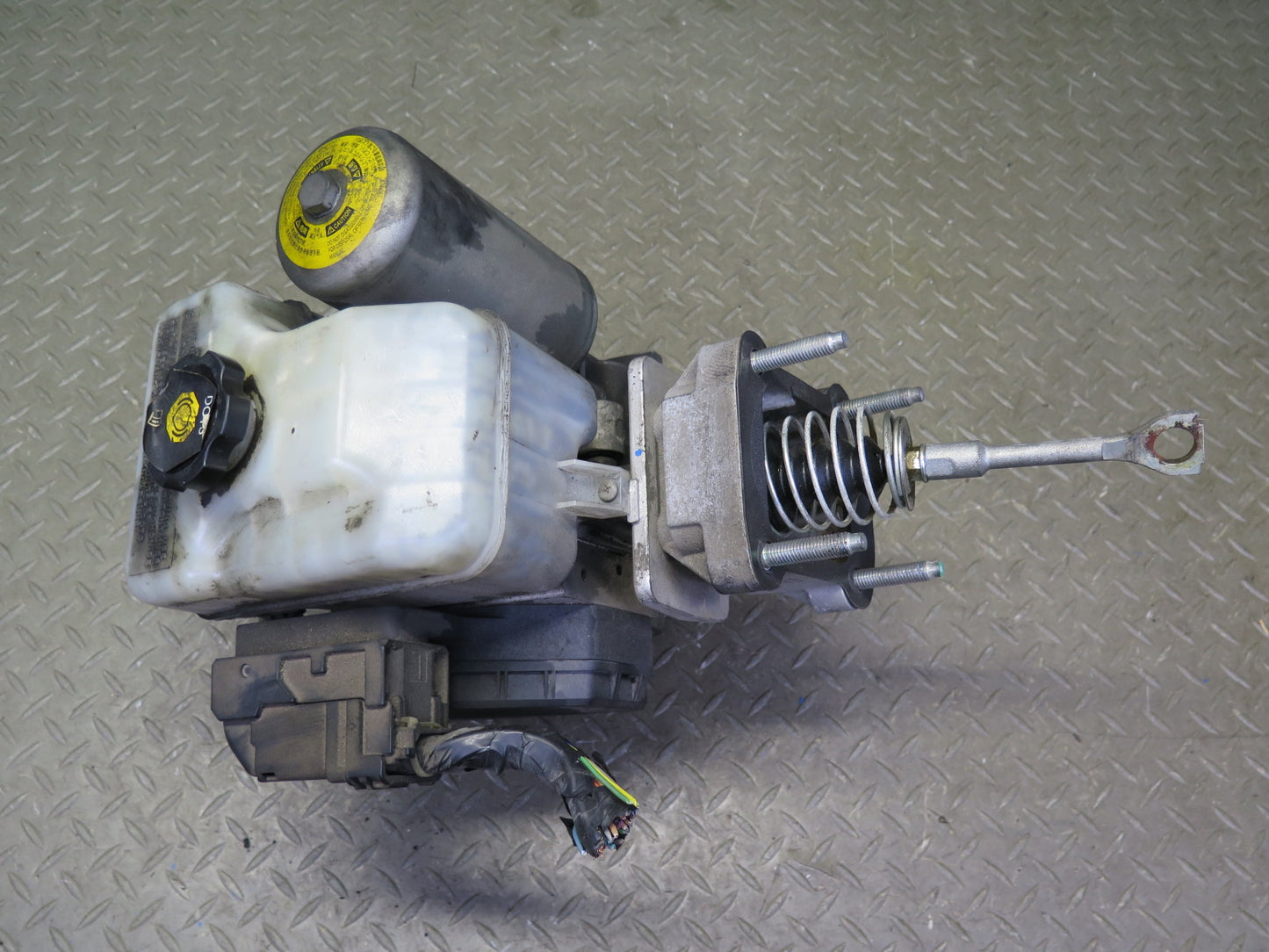 2008-2009 Hummer H2 ABS Anti Lock Brake Master Cylinder Pump Module