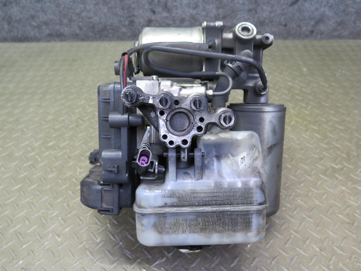 2008-2009 Hummer H2 ABS Anti Lock Brake Master Cylinder Pump Module