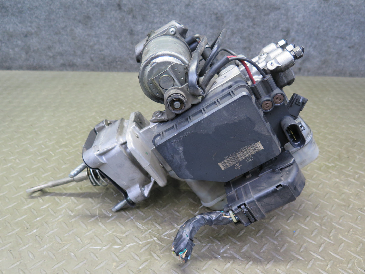 2008-2009 Hummer H2 ABS Anti Lock Brake Master Cylinder Pump Module