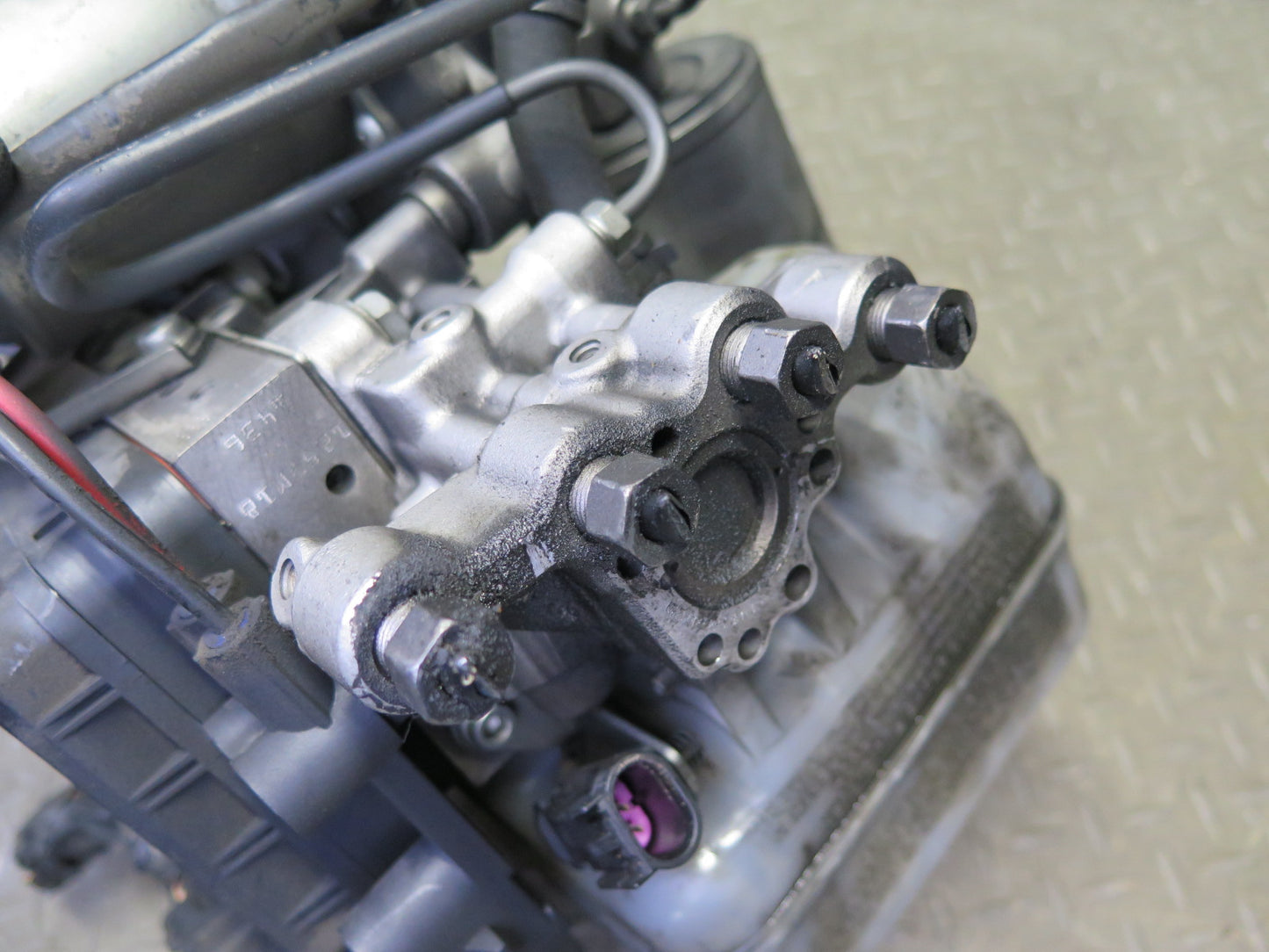 2008-2009 Hummer H2 ABS Anti Lock Brake Master Cylinder Pump Module