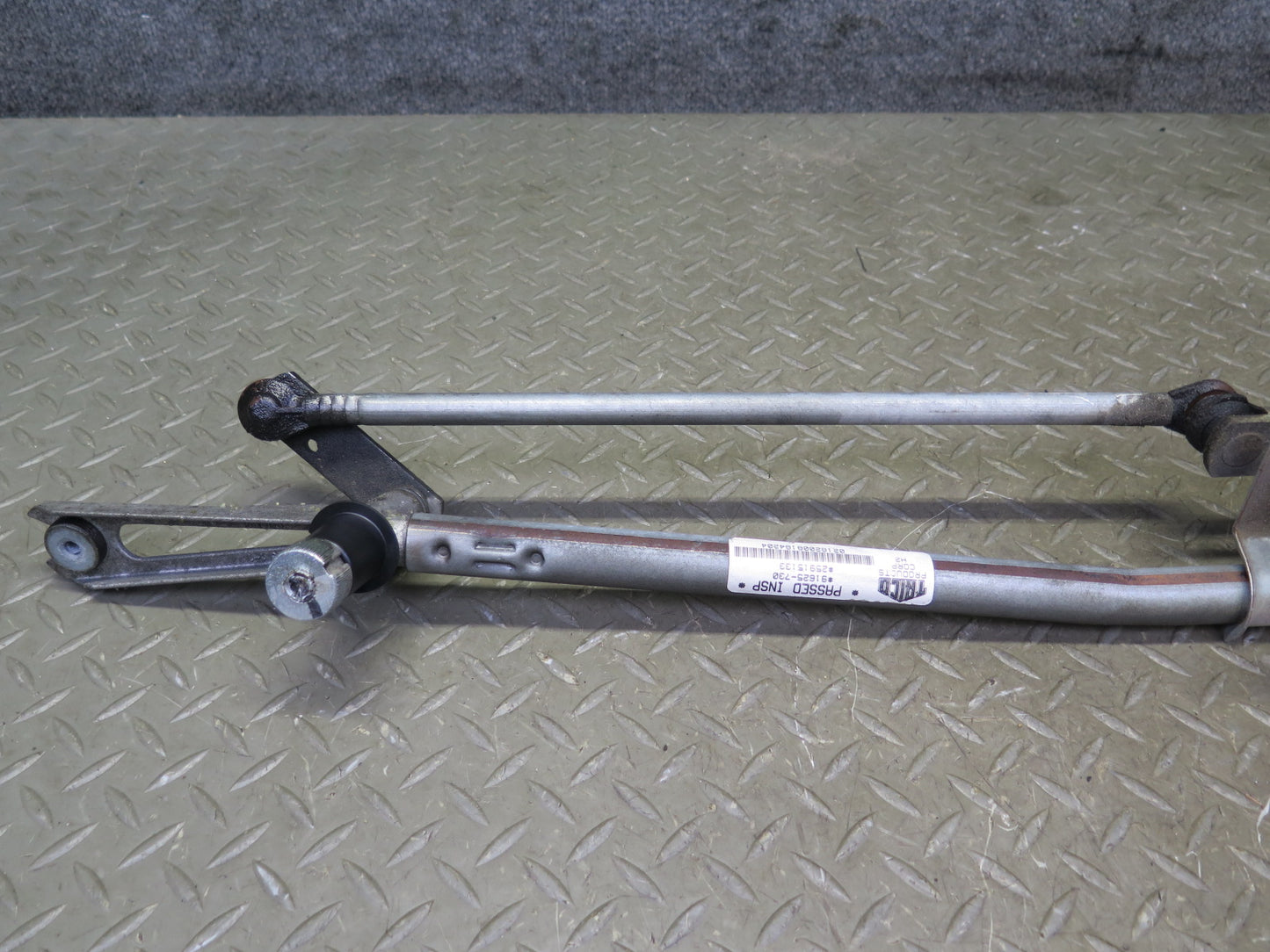 2008-2009 Hummer H2 Windshield Wiper Transmission Linkage W/ Motor