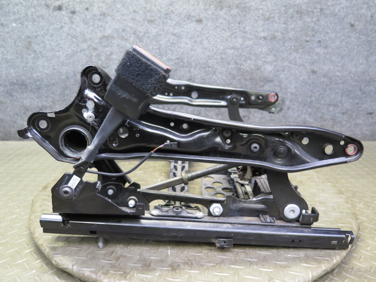 2014-2018 BMW F15 X5 Front Left Seat Lower Frame Track Rail w Motor