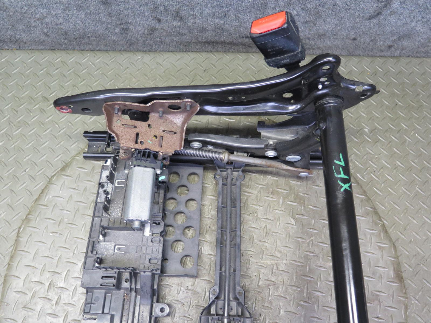 2014-2018 BMW F15 X5 Front Left Seat Lower Frame Track Rail w Motor