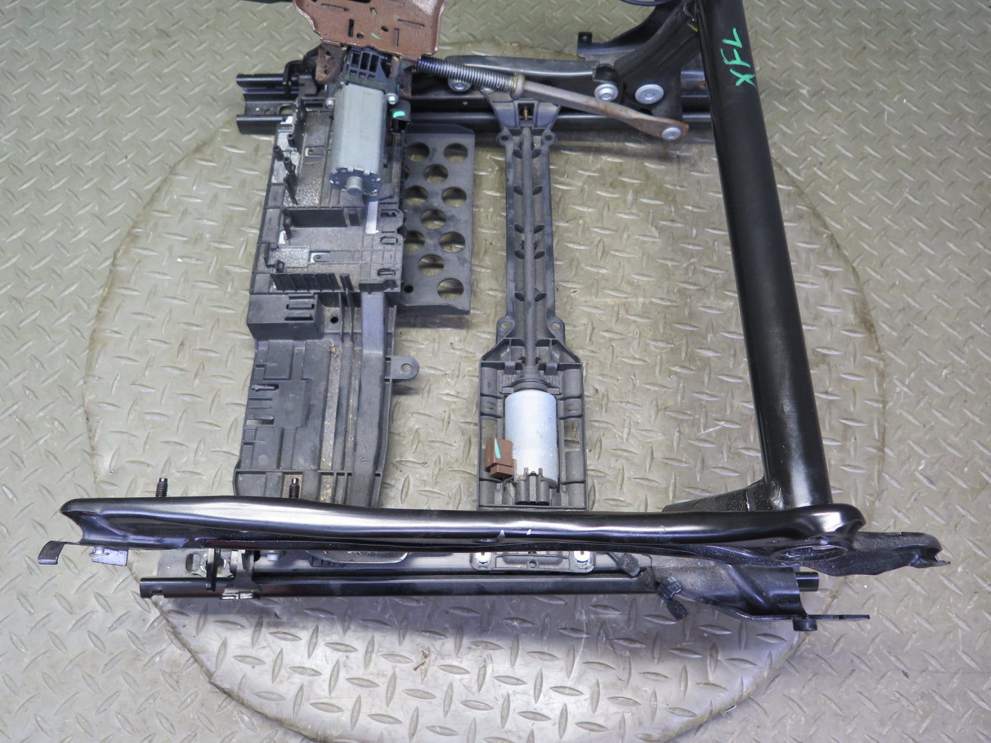 2014-2018 BMW F15 X5 Front Left Seat Lower Frame Track Rail w Motor