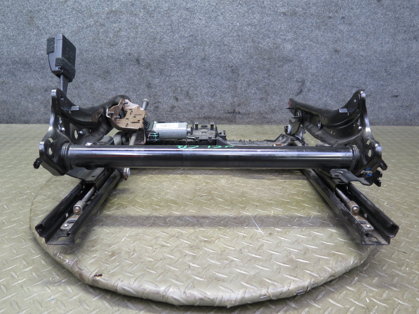 2014-2018 BMW F15 X5 Front Right Seat Lower Frame Track Rail w Motor