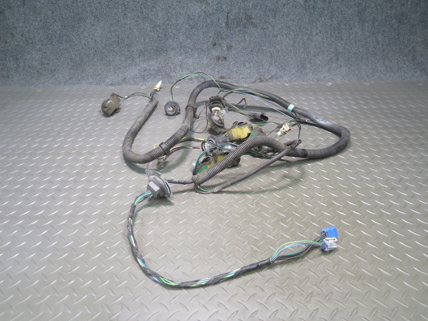 1993 Chevrolet Corvette C4 Rear Bumper Tail Light Wire Wiring Harness OEM