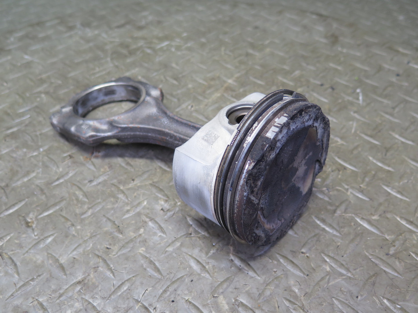 12-13 BMW F10 F12 F13 550i N63 4.4L Set of 8 Engine Piston Connecting Rod OEM
