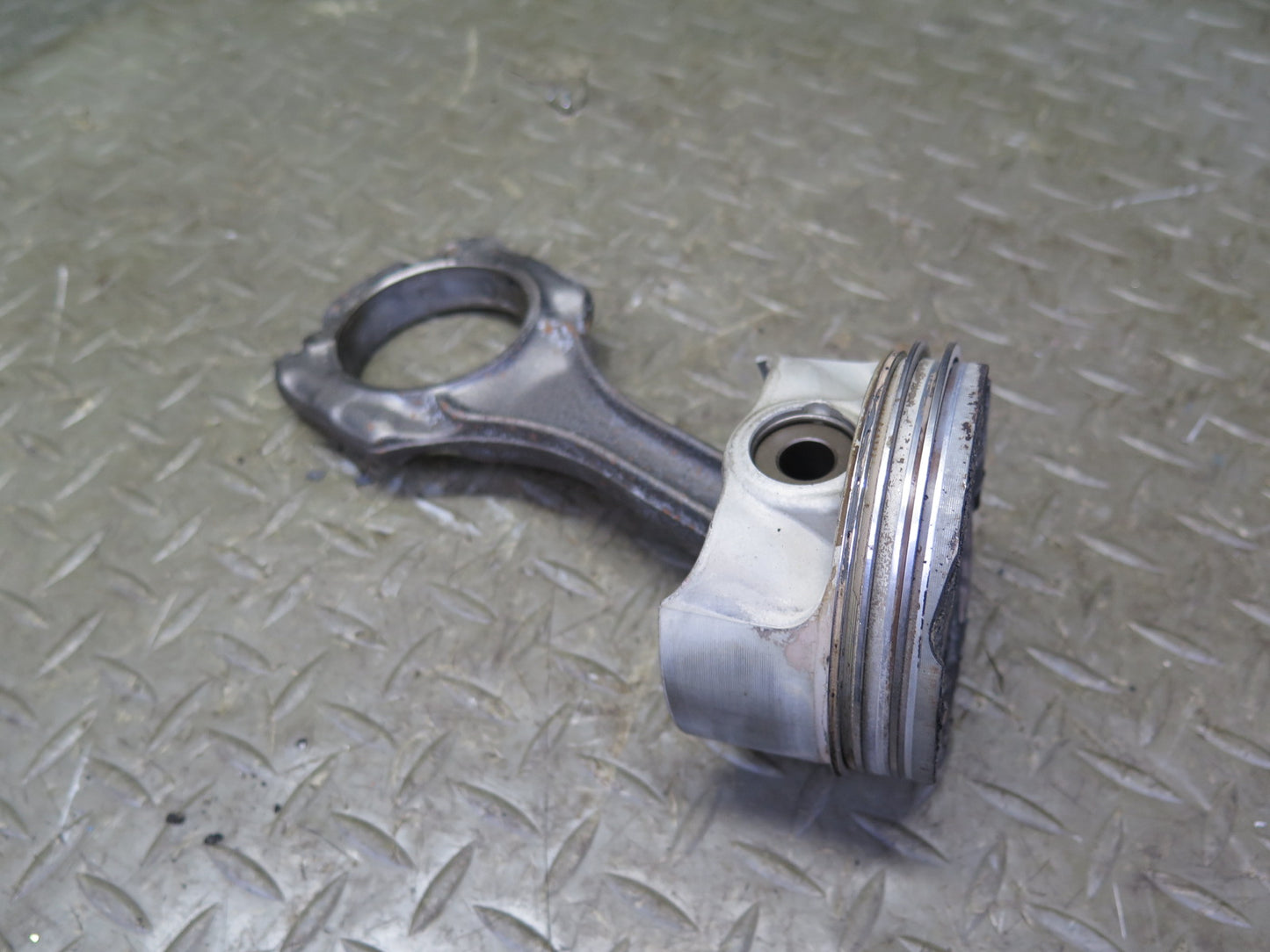 12-13 BMW F10 F12 F13 550i N63 4.4L Set of 8 Engine Piston Connecting Rod OEM