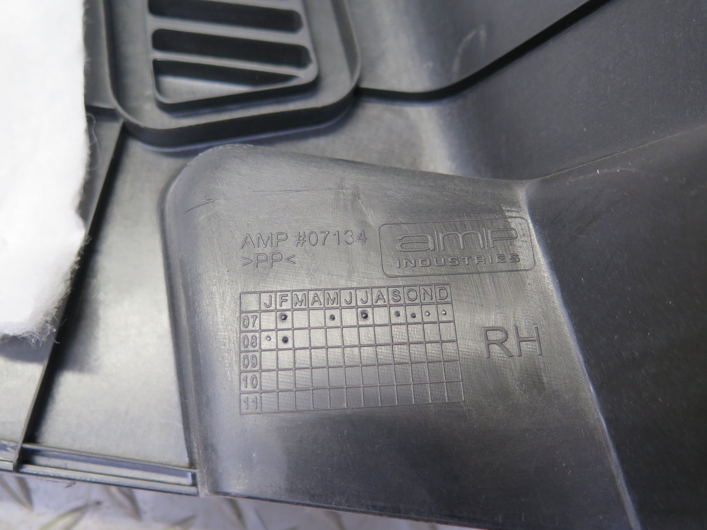 2008-2009 Hummer H2 Rear Right Pass Side Trunk Quarter Panel Trim Cover Black