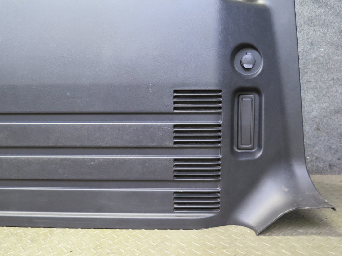 2008-2009 Hummer H2 Rear Right Pass Side Trunk Quarter Panel Trim Cover Black
