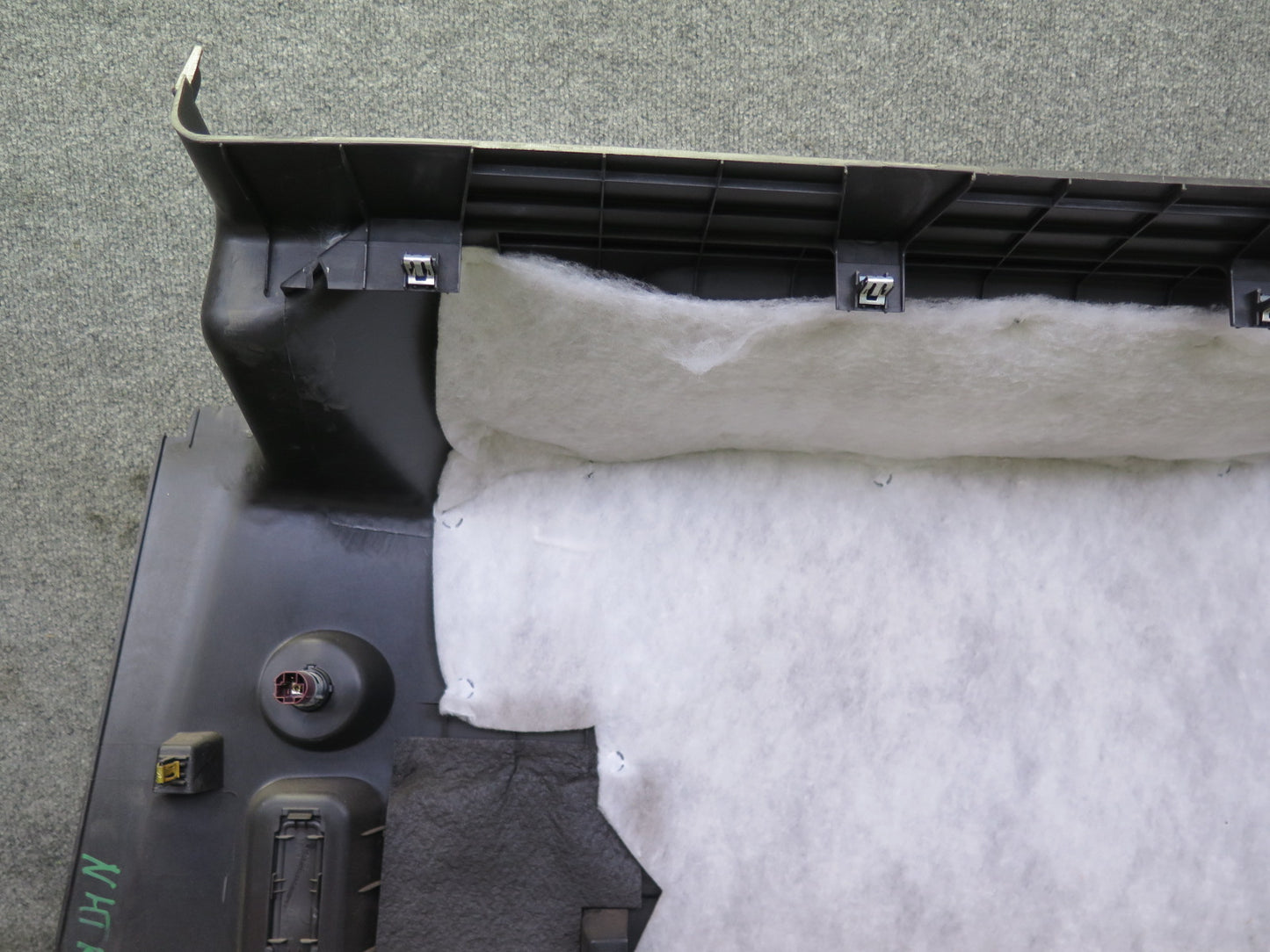 2008-2009 Hummer H2 Rear Right Pass Side Trunk Quarter Panel Trim Cover Black
