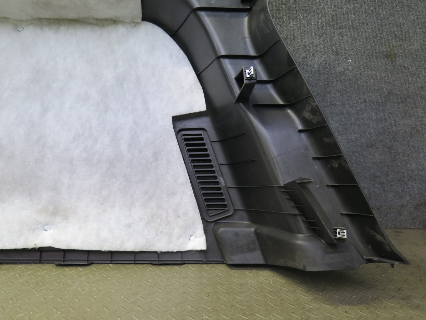 2008-2009 Hummer H2 Rear Right Pass Side Trunk Quarter Panel Trim Cover Black