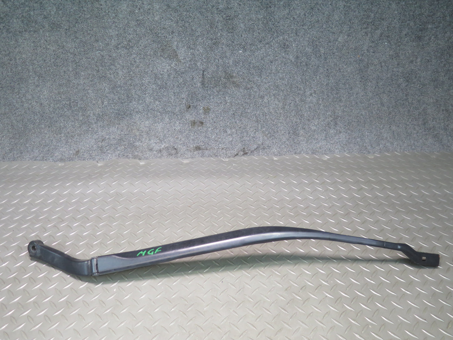 2014-2020 Maserati Ghibli M157 Front Right & Left Side Windshield Wiper Arm Set