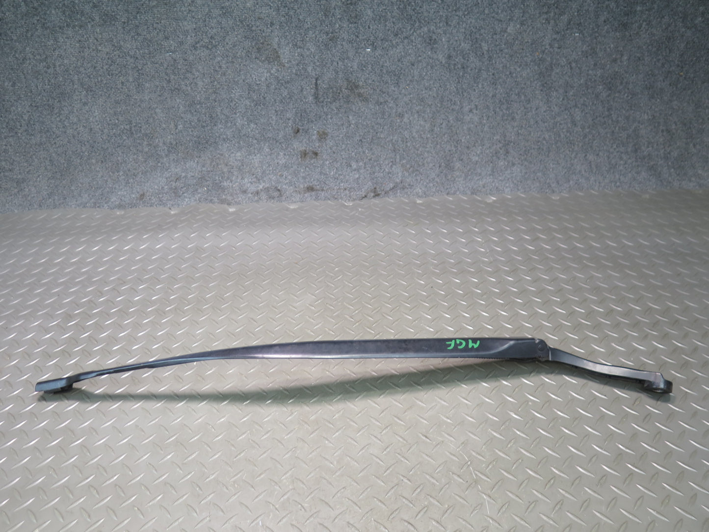 2014-2020 Maserati Ghibli M157 Front Right & Left Side Windshield Wiper Arm Set