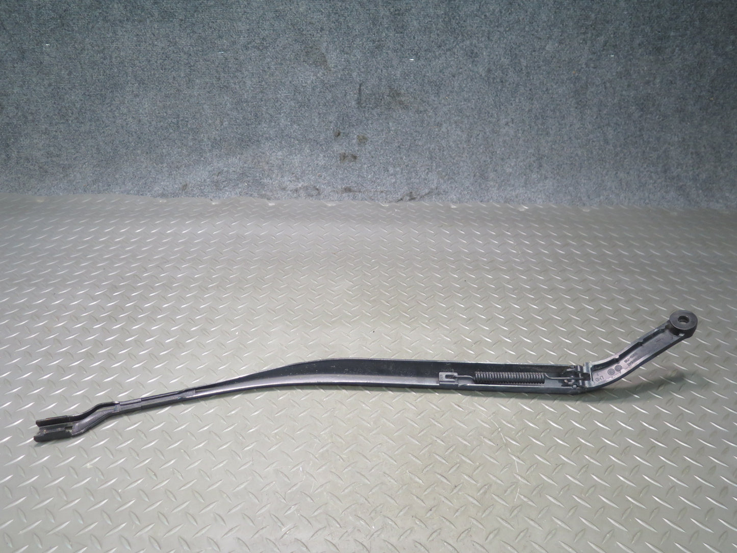 2014-2020 Maserati Ghibli M157 Front Right & Left Side Windshield Wiper Arm Set