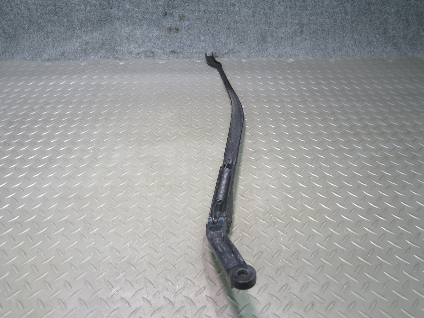 2014-2020 Maserati Ghibli M157 Front Right & Left Side Windshield Wiper Arm Set
