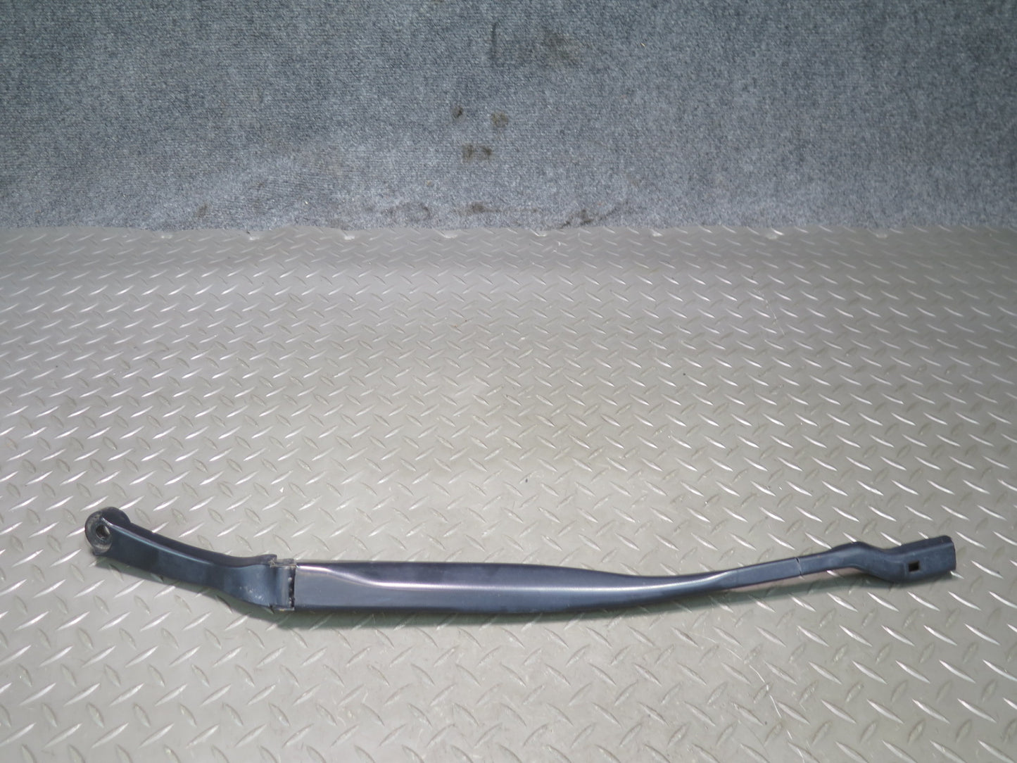 2014-2020 Maserati Ghibli M157 Front Right & Left Side Windshield Wiper Arm Set
