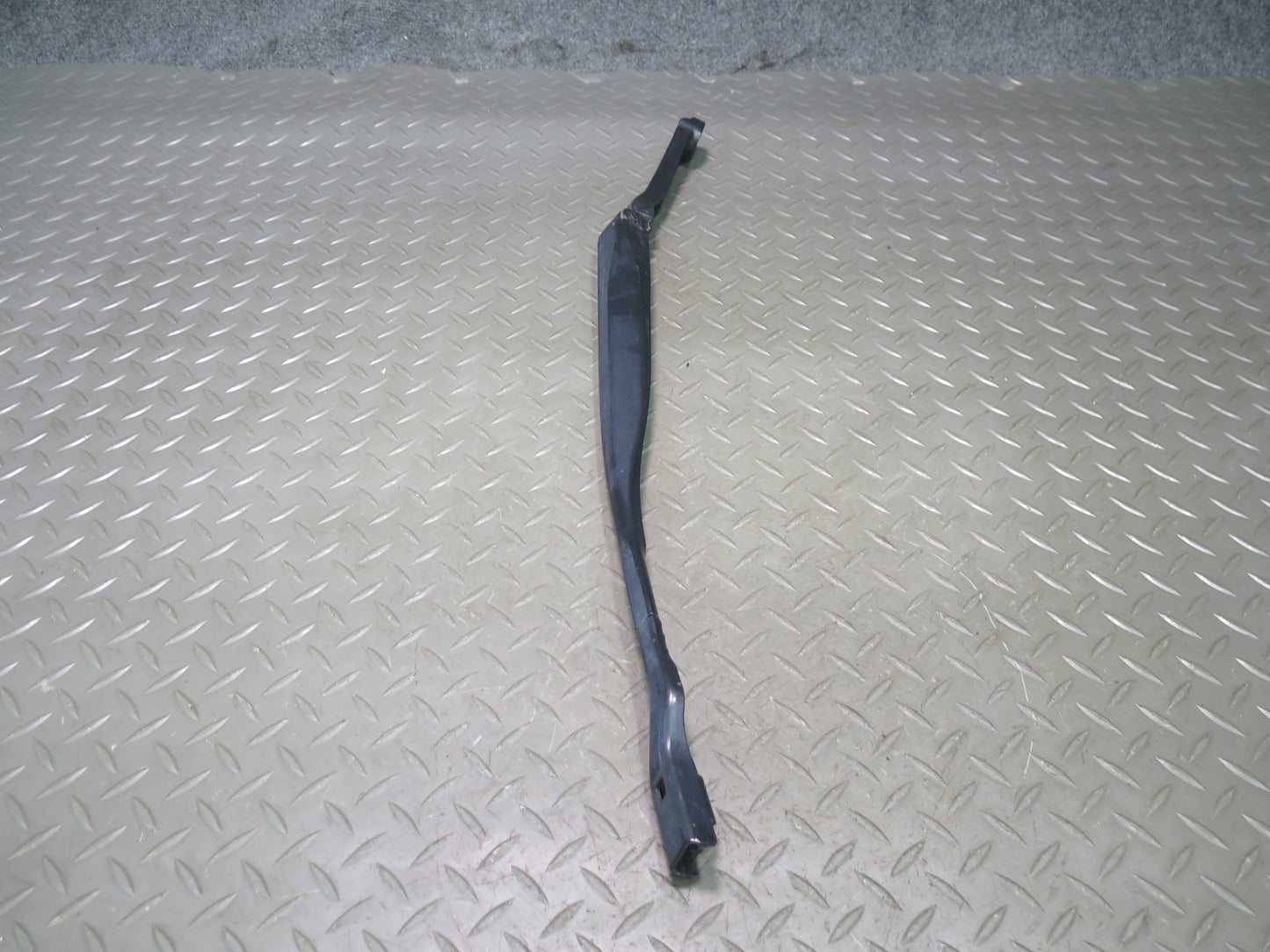 2014-2020 Maserati Ghibli M157 Front Right & Left Side Windshield Wiper Arm Set