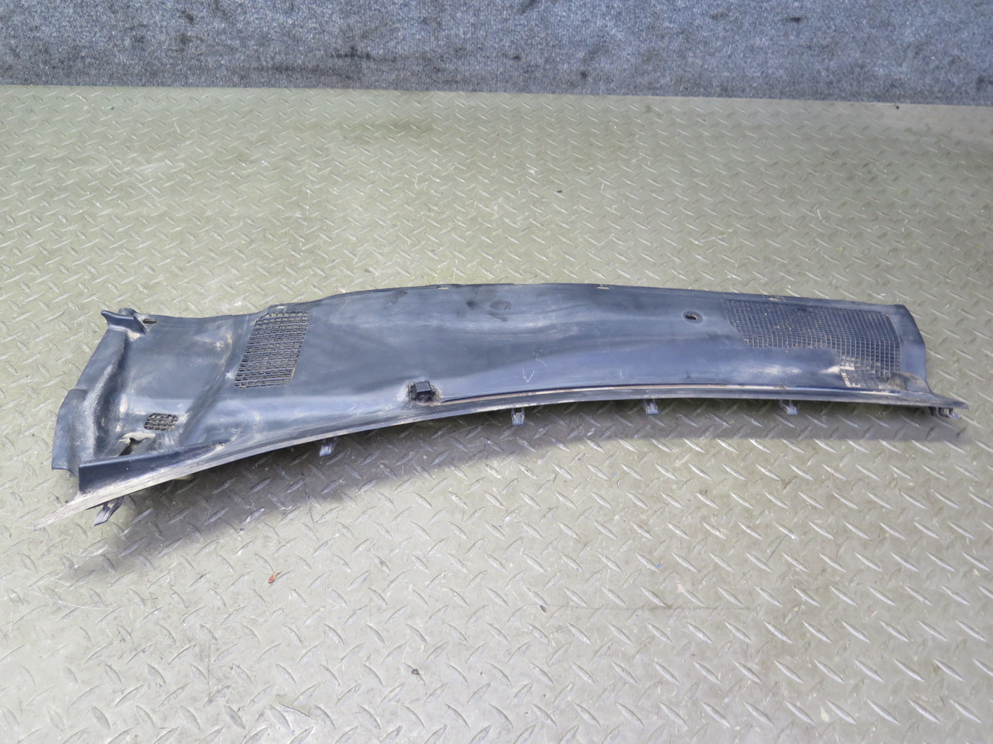 95-00 Toyota Celsior UCF20 RHD Windshield Wiper Cowl Vent Trim Panel Set OEM