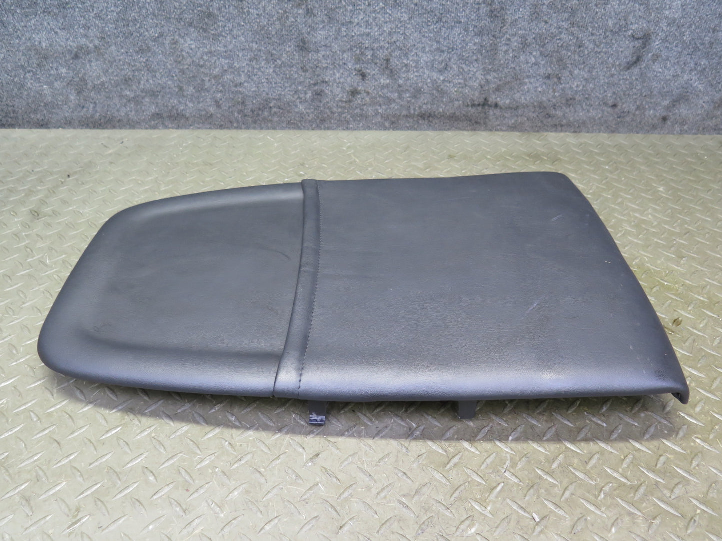 2008-2009 Hummer H2 Front Left Driver Side Seat Back Panel Cover Black