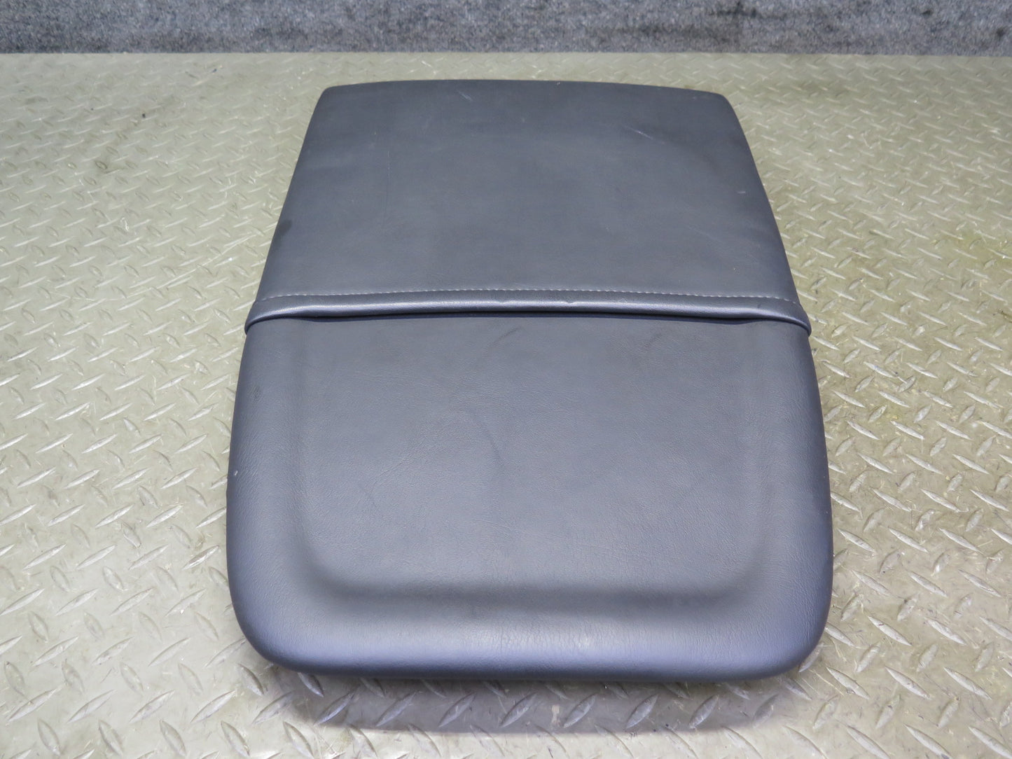 2008-2009 Hummer H2 Front Left Driver Side Seat Back Panel Cover Black