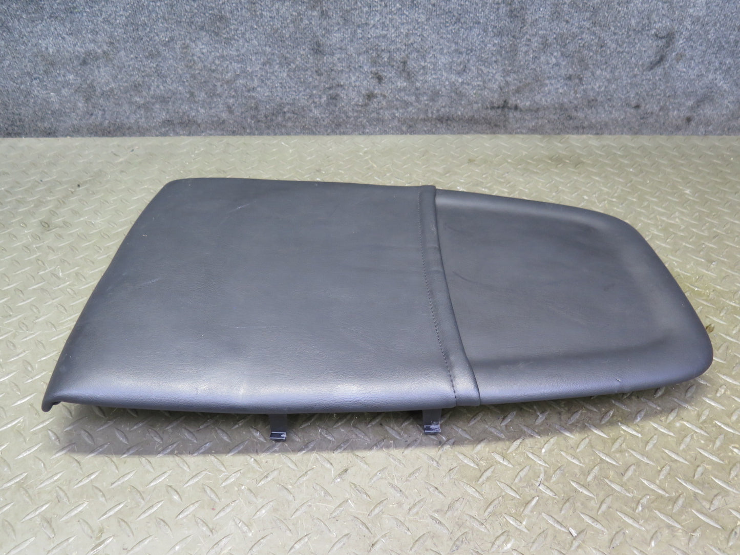 2008-2009 Hummer H2 Front Left Driver Side Seat Back Panel Cover Black