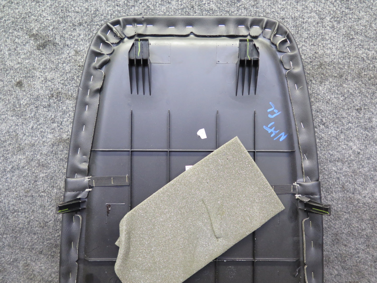 2008-2009 Hummer H2 Front Left Driver Side Seat Back Panel Cover Black