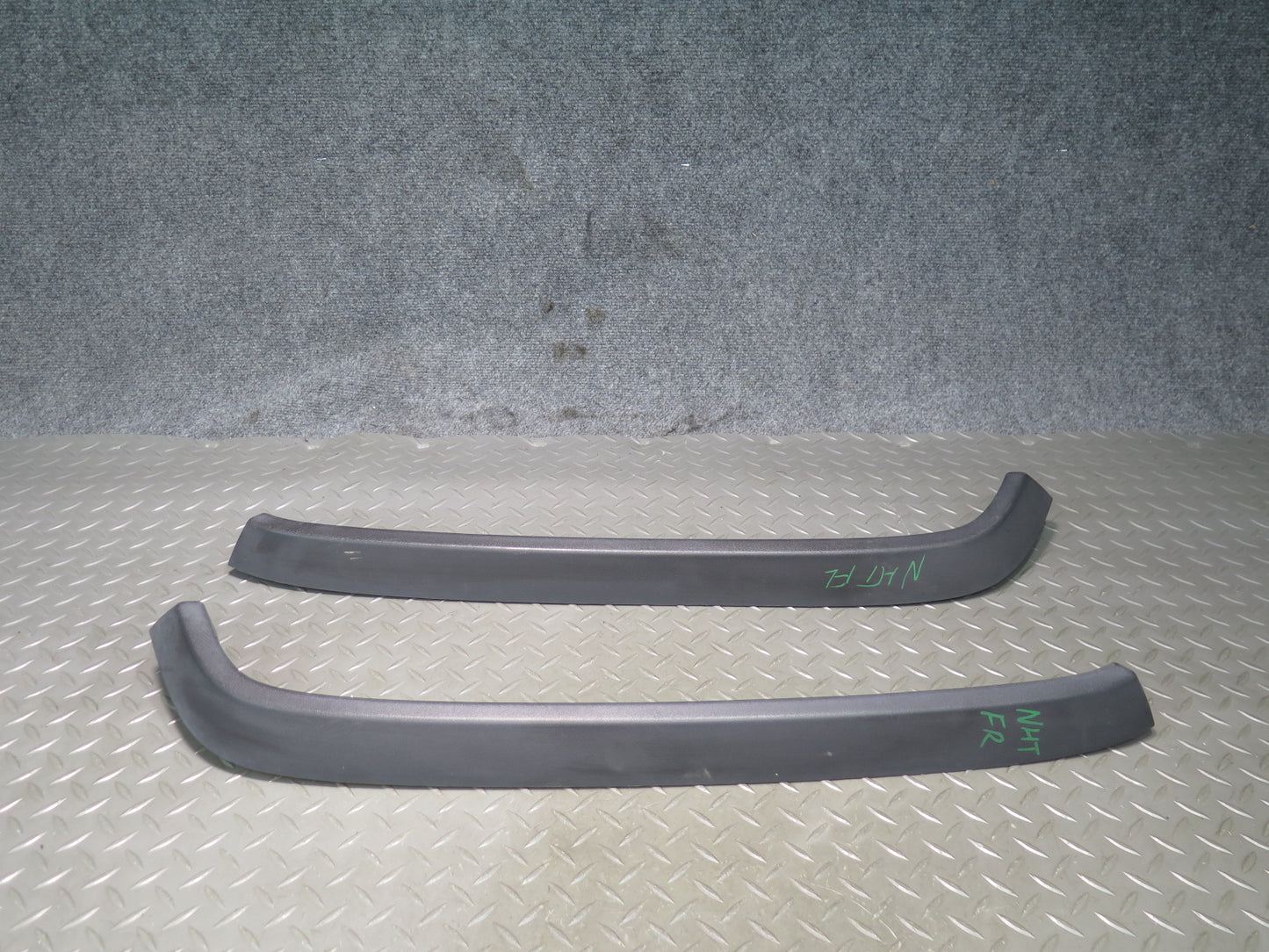 2003-2009 Hummer H2 Front Right & Left Side Fender Wheel Flare Molding Set