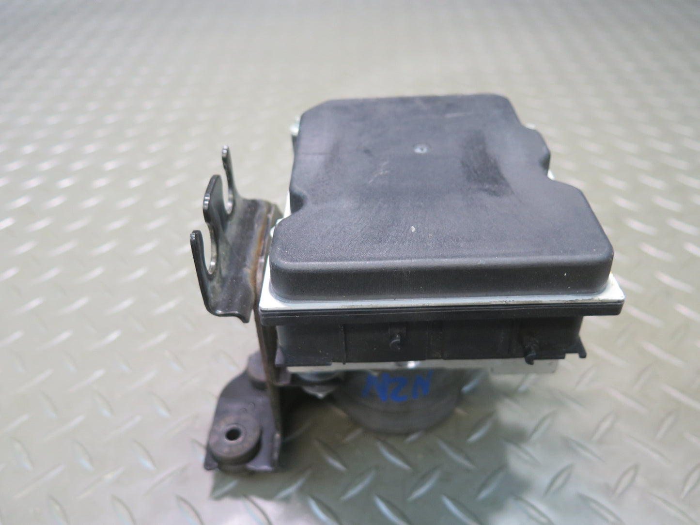 13-14 Nissan Z34 370Z M/T Coupe ABS Anti-lock Brake Pump Module Unit OEM