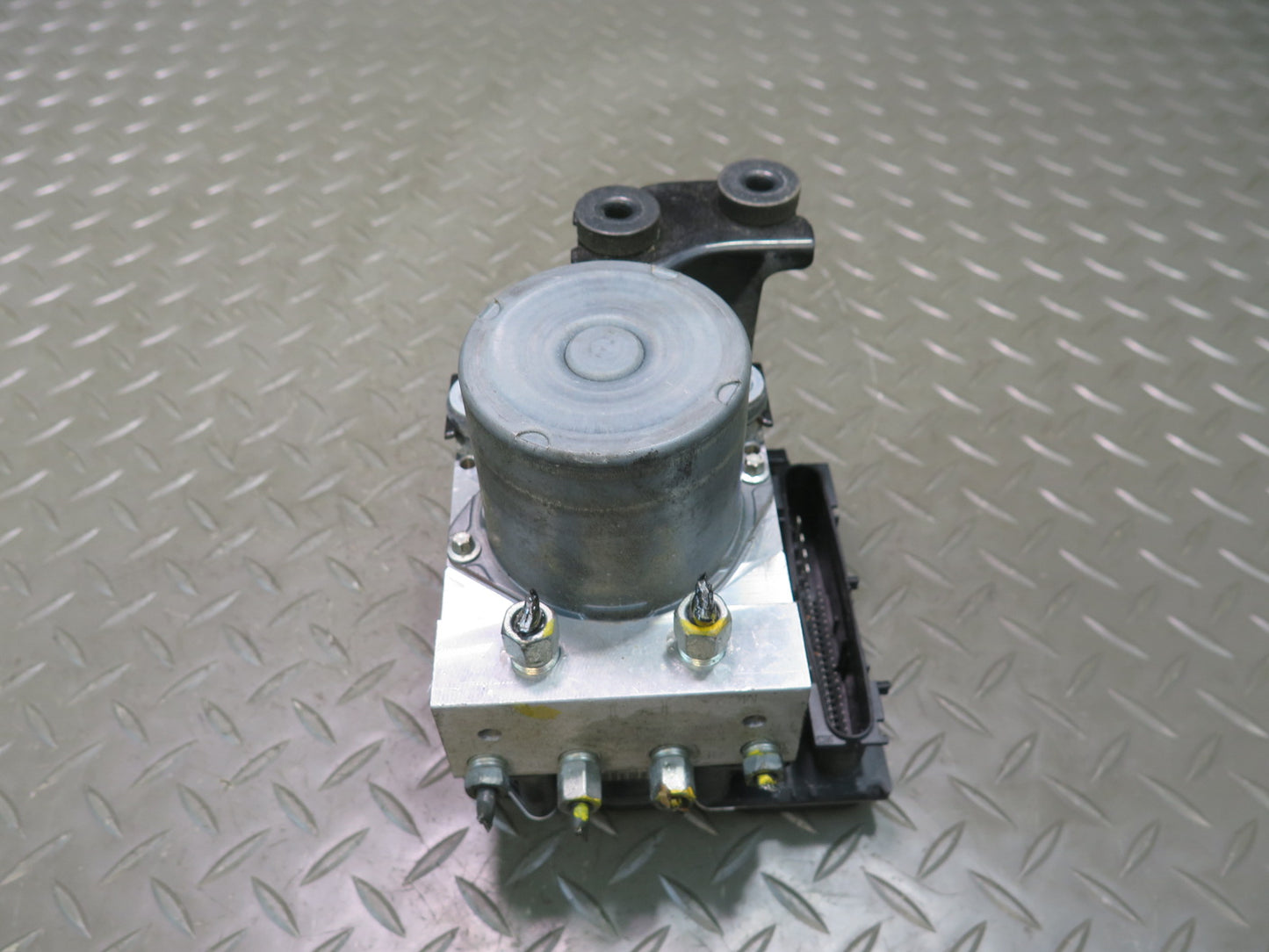 13-14 Nissan Z34 370Z M/T Coupe ABS Anti-lock Brake Pump Module Unit OEM