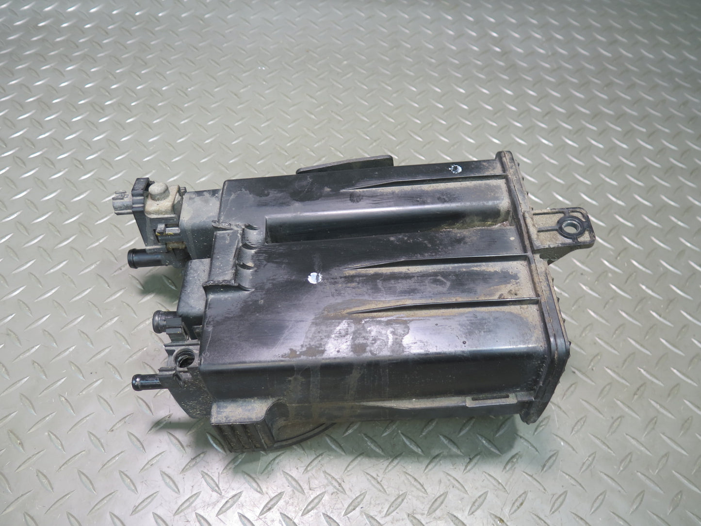 09-20 Nissan Z34 370Z Fuel Evap Vapor Charcoal Canister OEM
