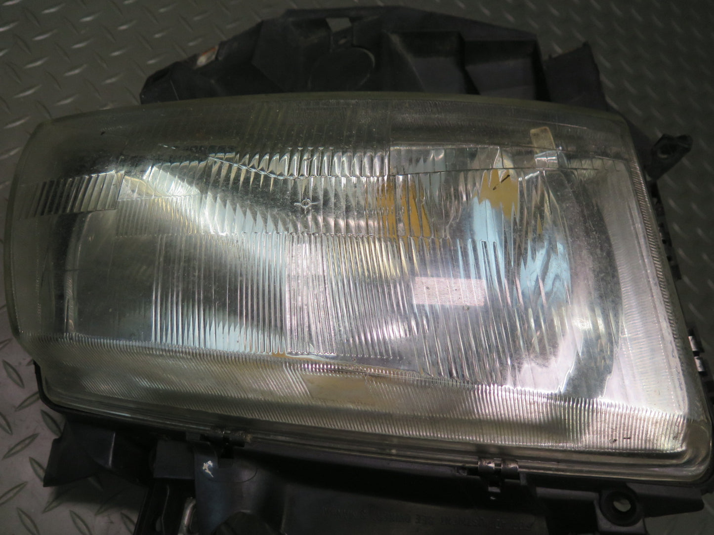 99-03 VW Eurovan T4 Front Right Halogen Headlight Lamp OEM