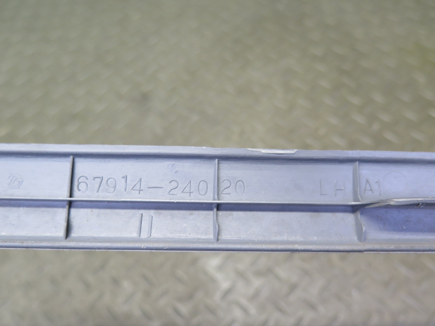 92-00 Lexus UZZ30L SC300 SC400 Front Left & Right Door Sill Plate Trim Gray OEM