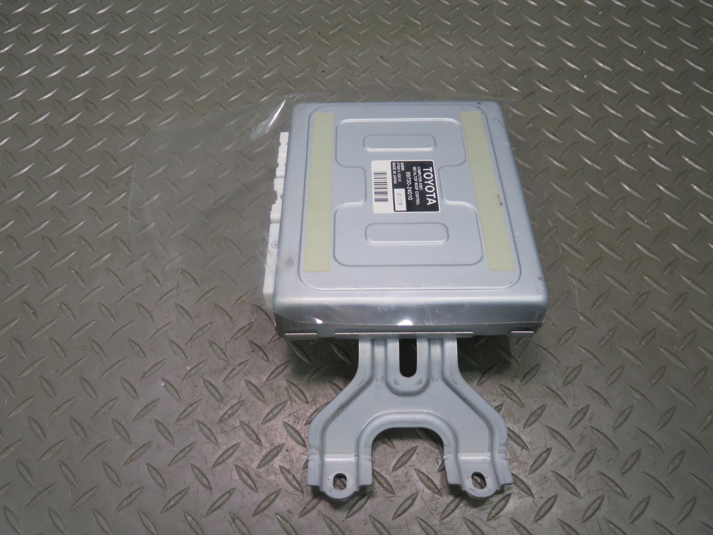 02-08 Lexus Z40 SC430 Convertible TOP Roof Control Module 89720-24010 OEM