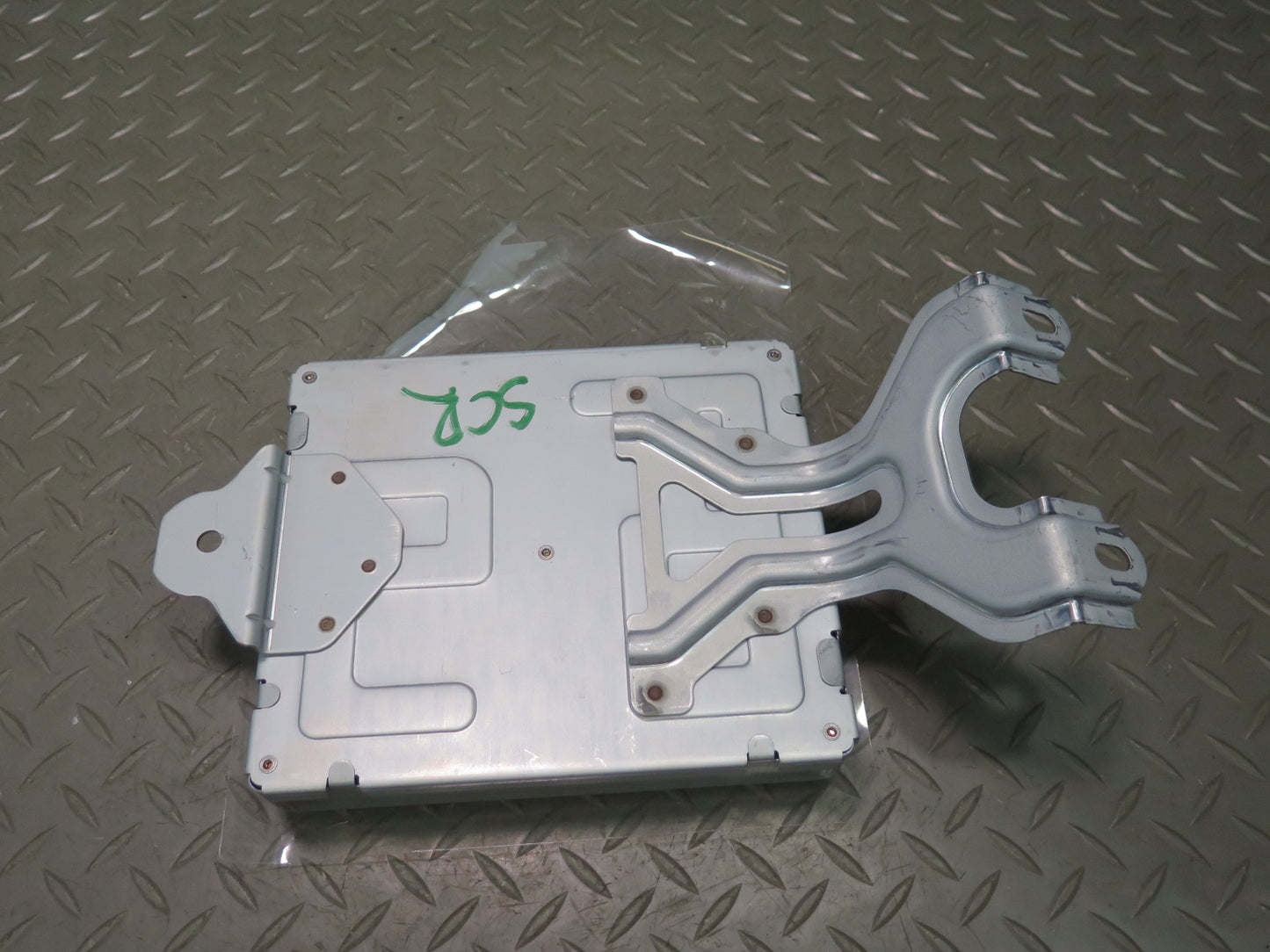 02-08 Lexus Z40 SC430 Convertible TOP Roof Control Module 89720-24010 OEM