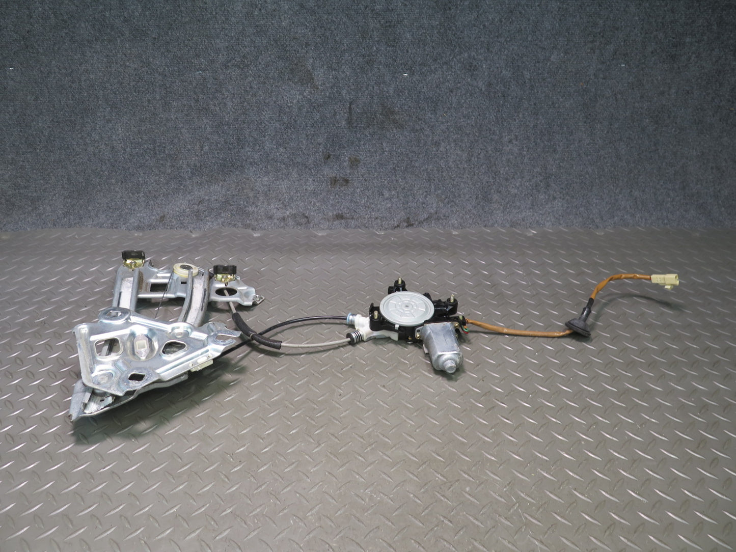 02-10 Lexus Z40 SC430 Rear Left Quarter Window Regulator w Motor OEM