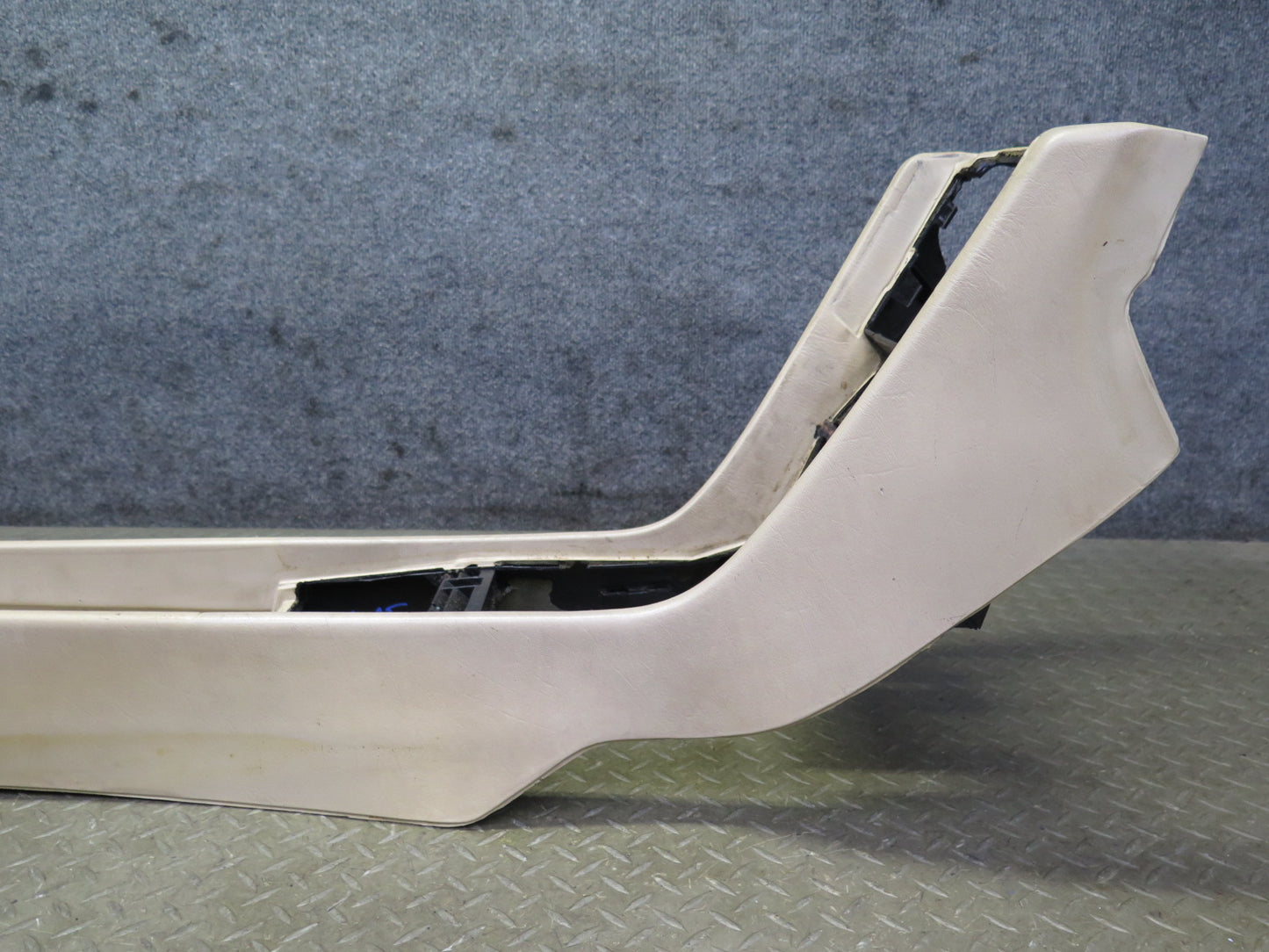 90-95 Mercedes W124 300D Center Console Trim Panel Cover Beige OEM