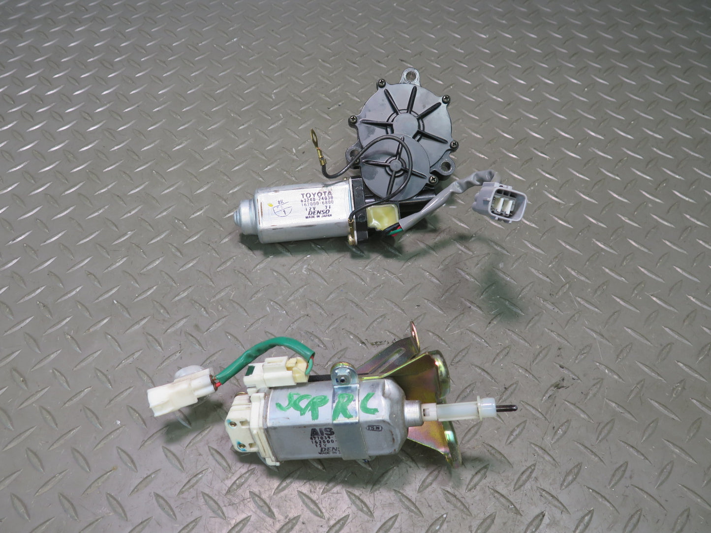 02-10 Lexus Z40 SC430 Set of 2 Rear Left Trunk Hinge Drive Gear Motor OEM