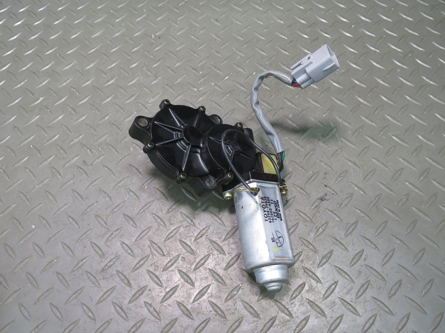 02-10 Lexus Z40 SC430 Set of 2 Rear Left Trunk Hinge Drive Gear Motor OEM