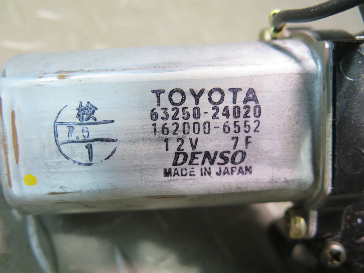 02-10 Lexus Z40 SC430 Set of 2 Rear Right Trunk Hinge Drive Gear Motor OEM