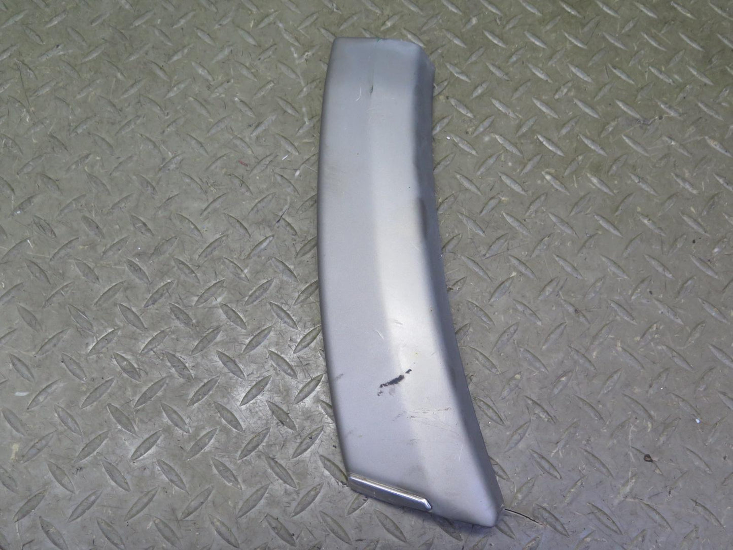 94-95 Mercedes W124 300D Sedan Right Door Fender Exterior Molding Trim Cover OEM